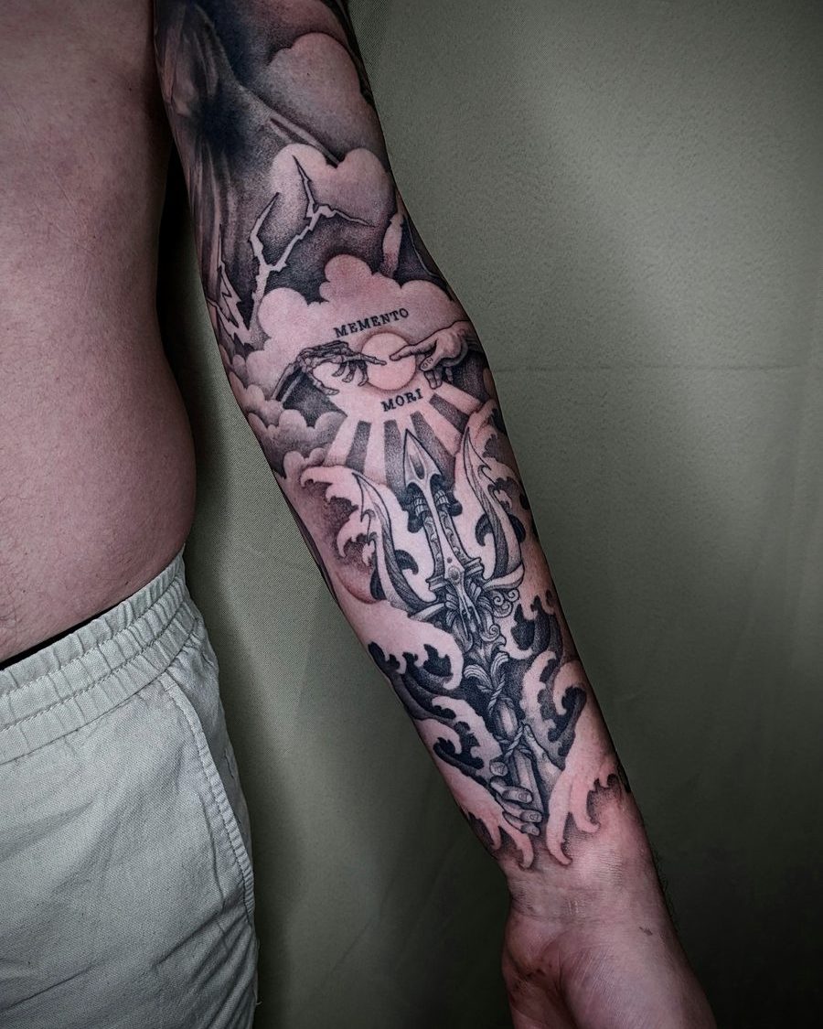 Manche Memento Mori — Milos Premier, blackwork, OKO Tattoo Genève