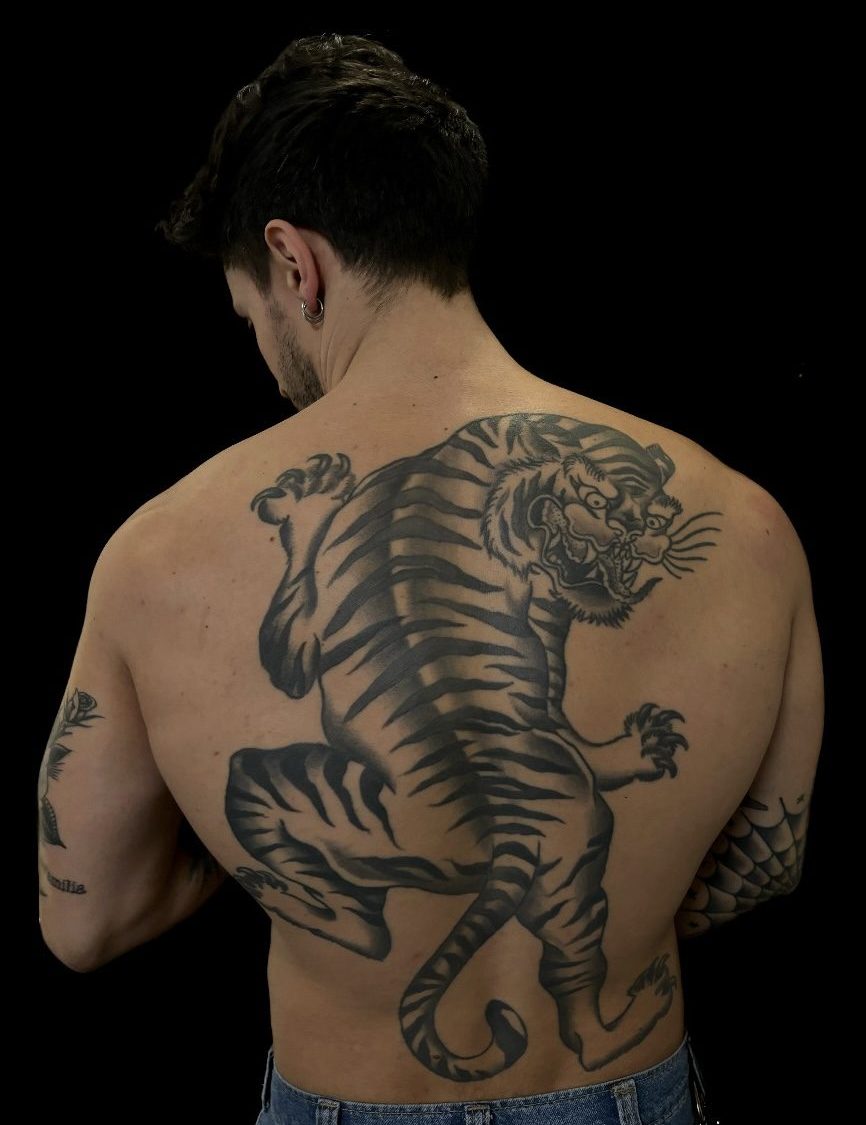 Tigre japonais dos — Sinistro, japonais, OKO Tattoo Genève